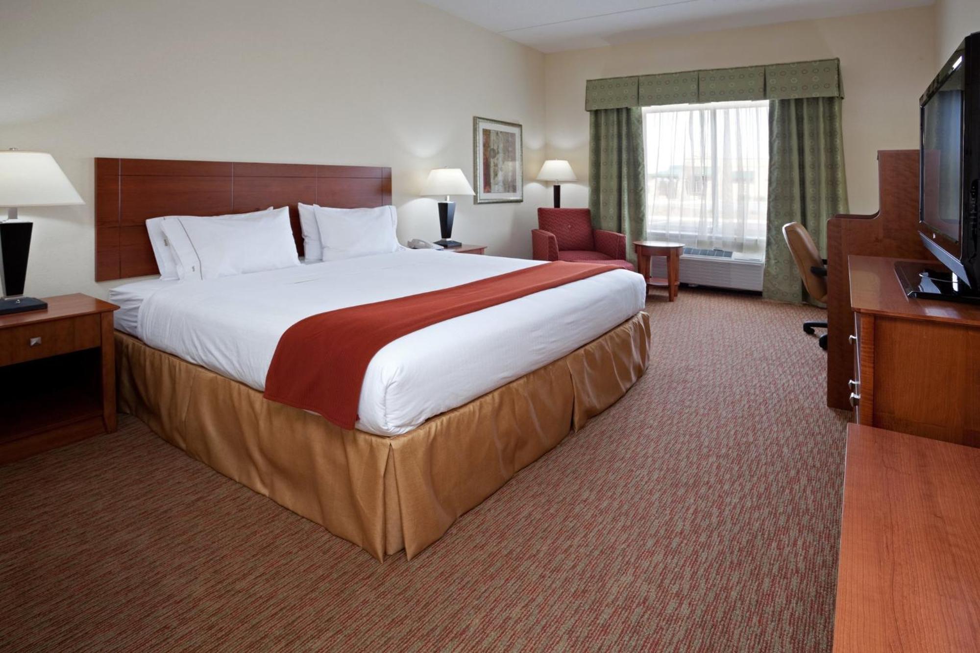 Holiday Inn Express Hotel & Suites Greensboro - Airport Area, An Ihg Hotel Exterior foto