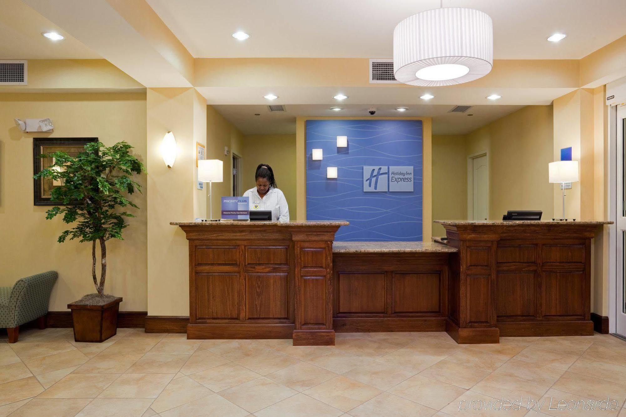 Holiday Inn Express Hotel & Suites Greensboro - Airport Area, An Ihg Hotel Exterior foto