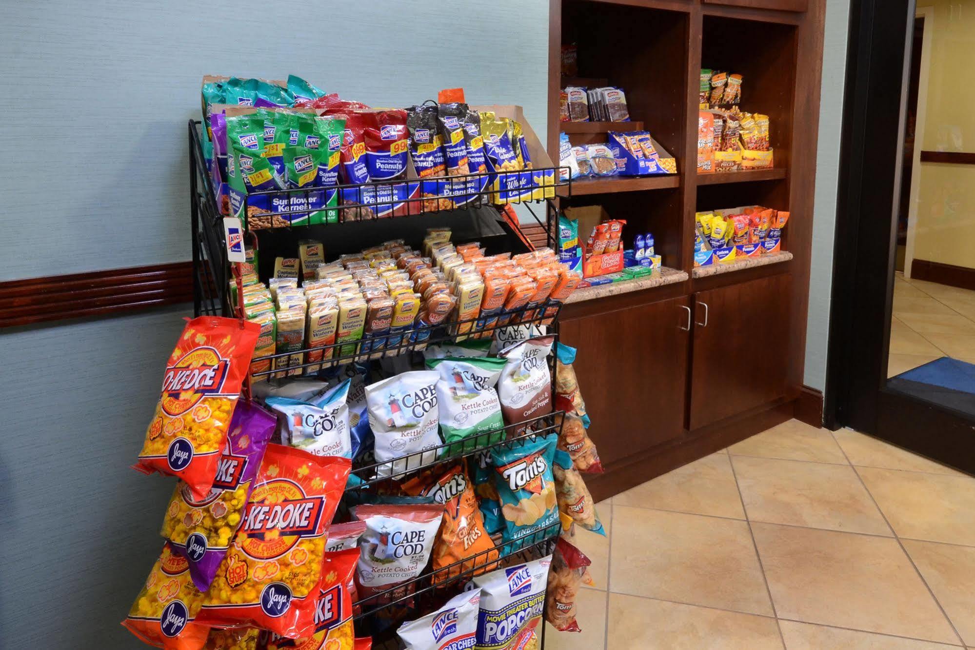 Holiday Inn Express Hotel & Suites Greensboro - Airport Area By Ihg Exterior foto