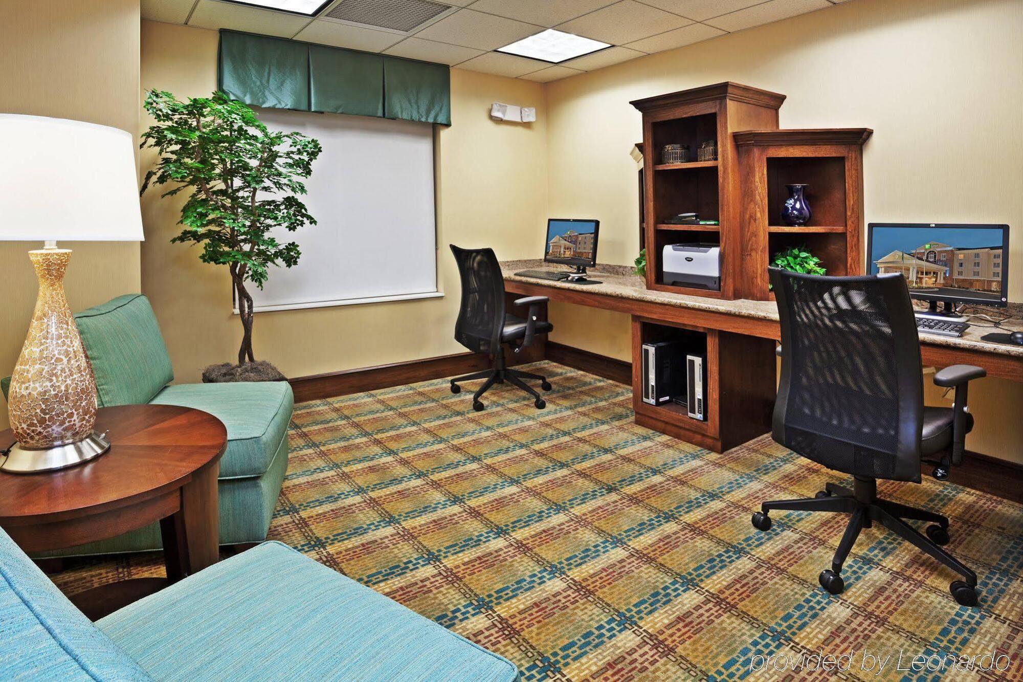 Holiday Inn Express Hotel & Suites Greensboro - Airport Area By Ihg Exterior foto